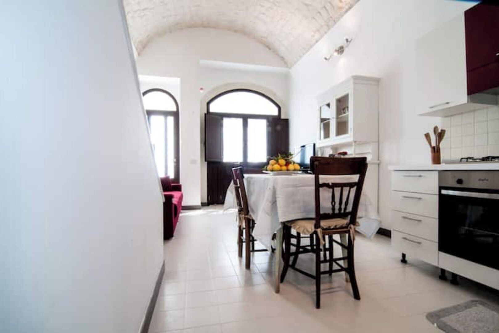 Frigorifero, forno, piano cottura, pentole/stoviglie/utensili