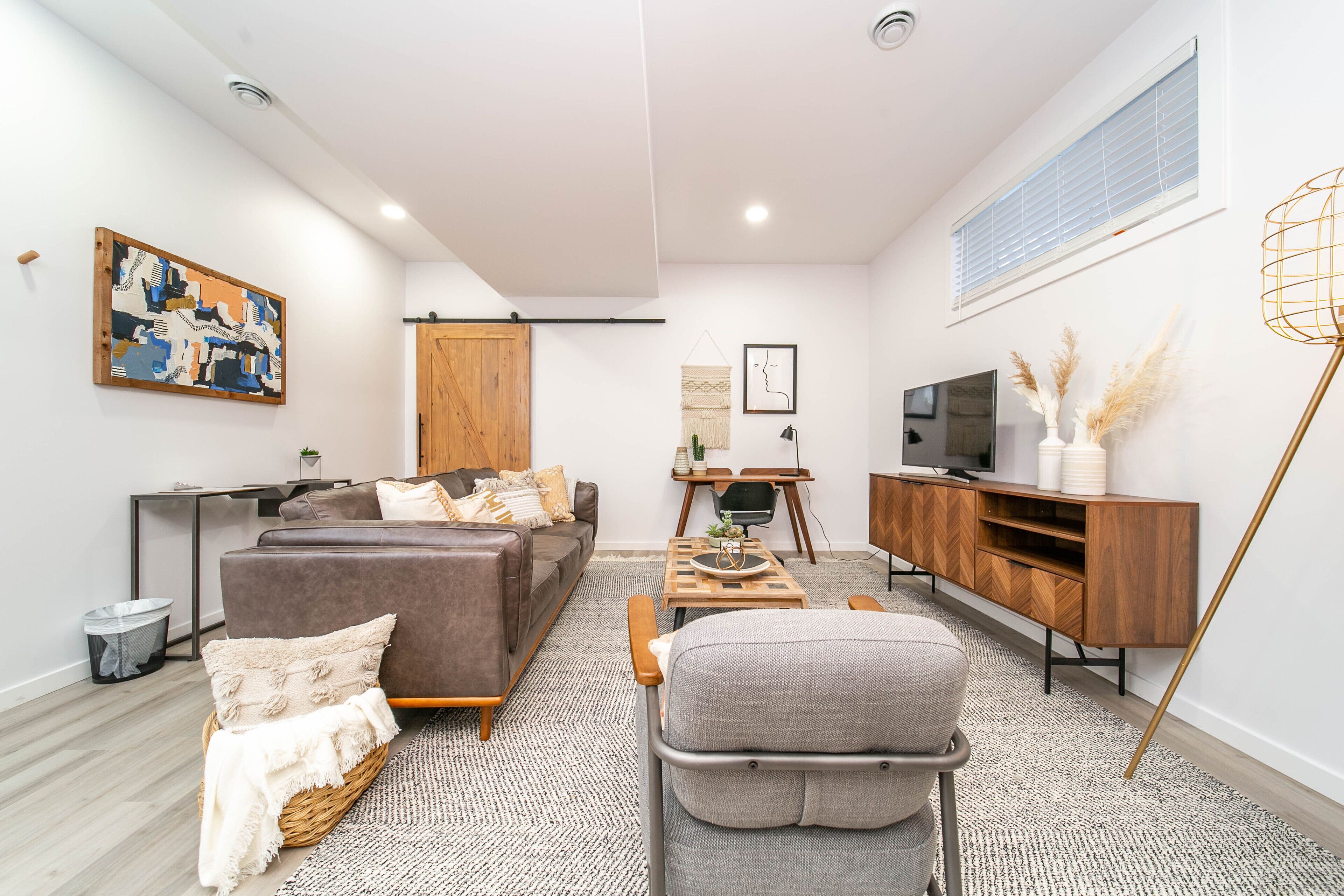 Designer Suite | Long Stays | Mins from 124 ST