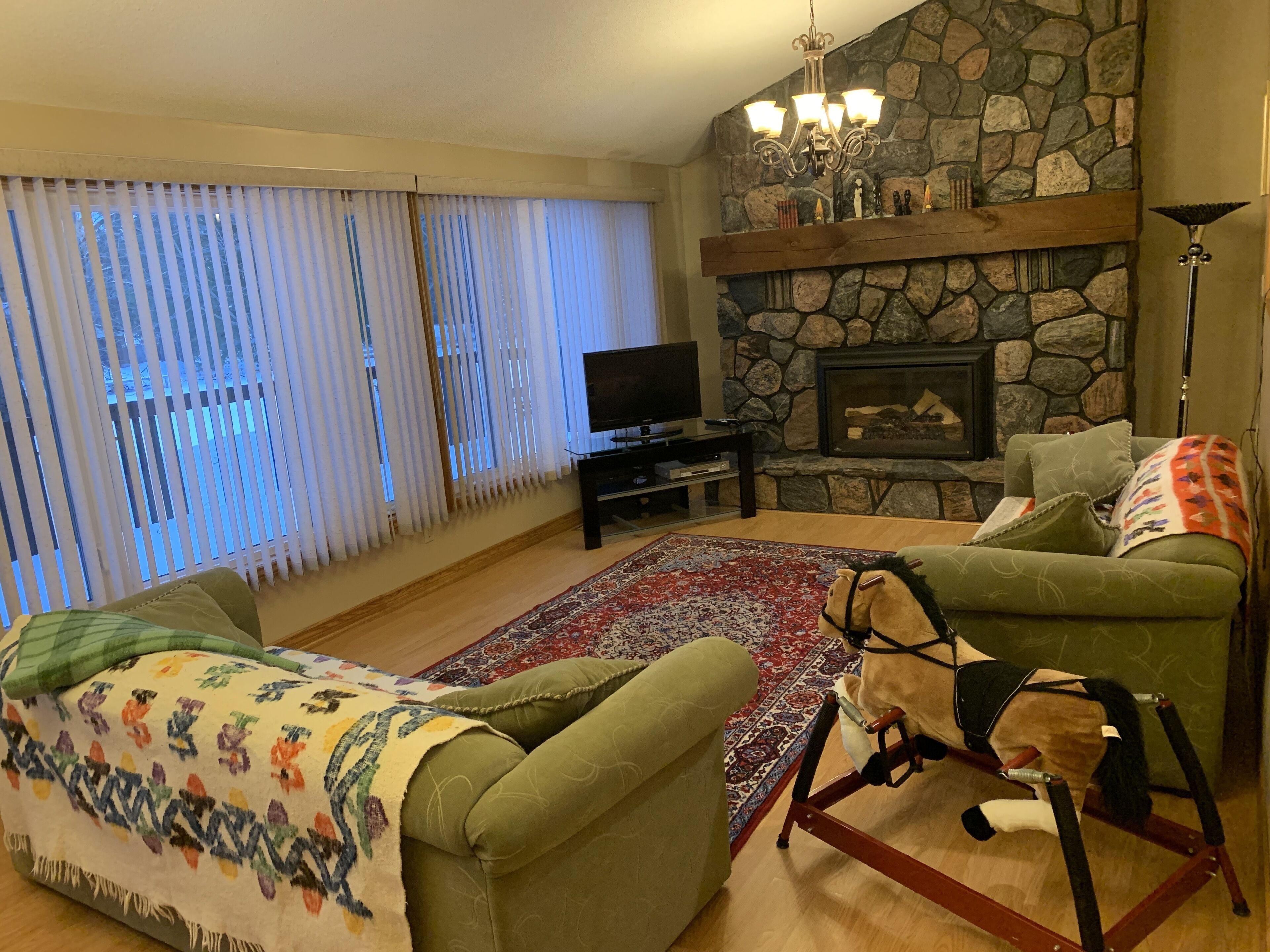 Riverfront All-Year-Round Cottage with the hot tub & pool