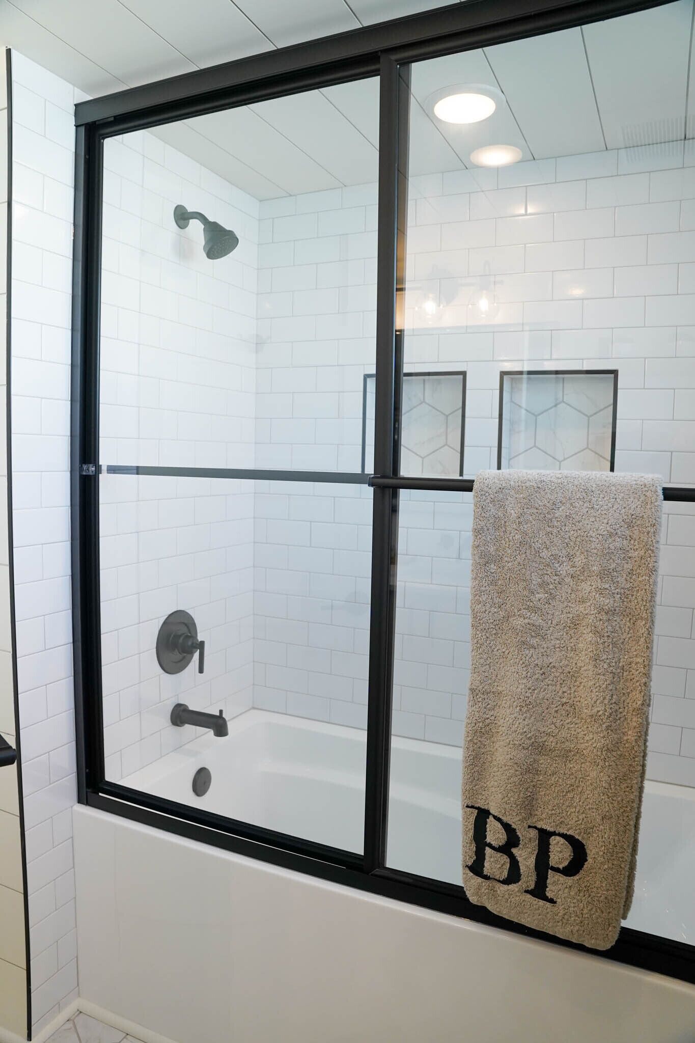 35 minutes from both Gainesville and Ocala, 20 minutes from HITS