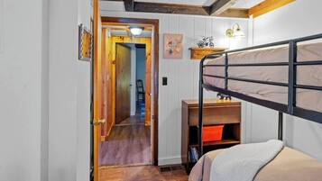 4 habitaciones, escritorio, tabla de planchar con plancha y wifi gratis