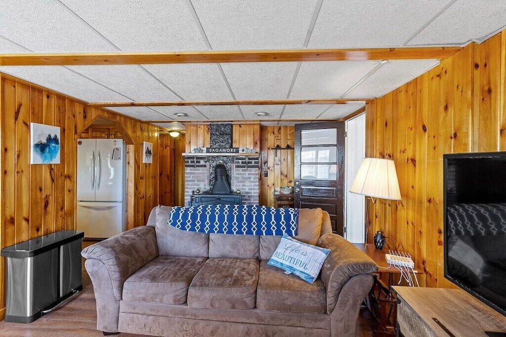 South Shore Lake House Hideaway