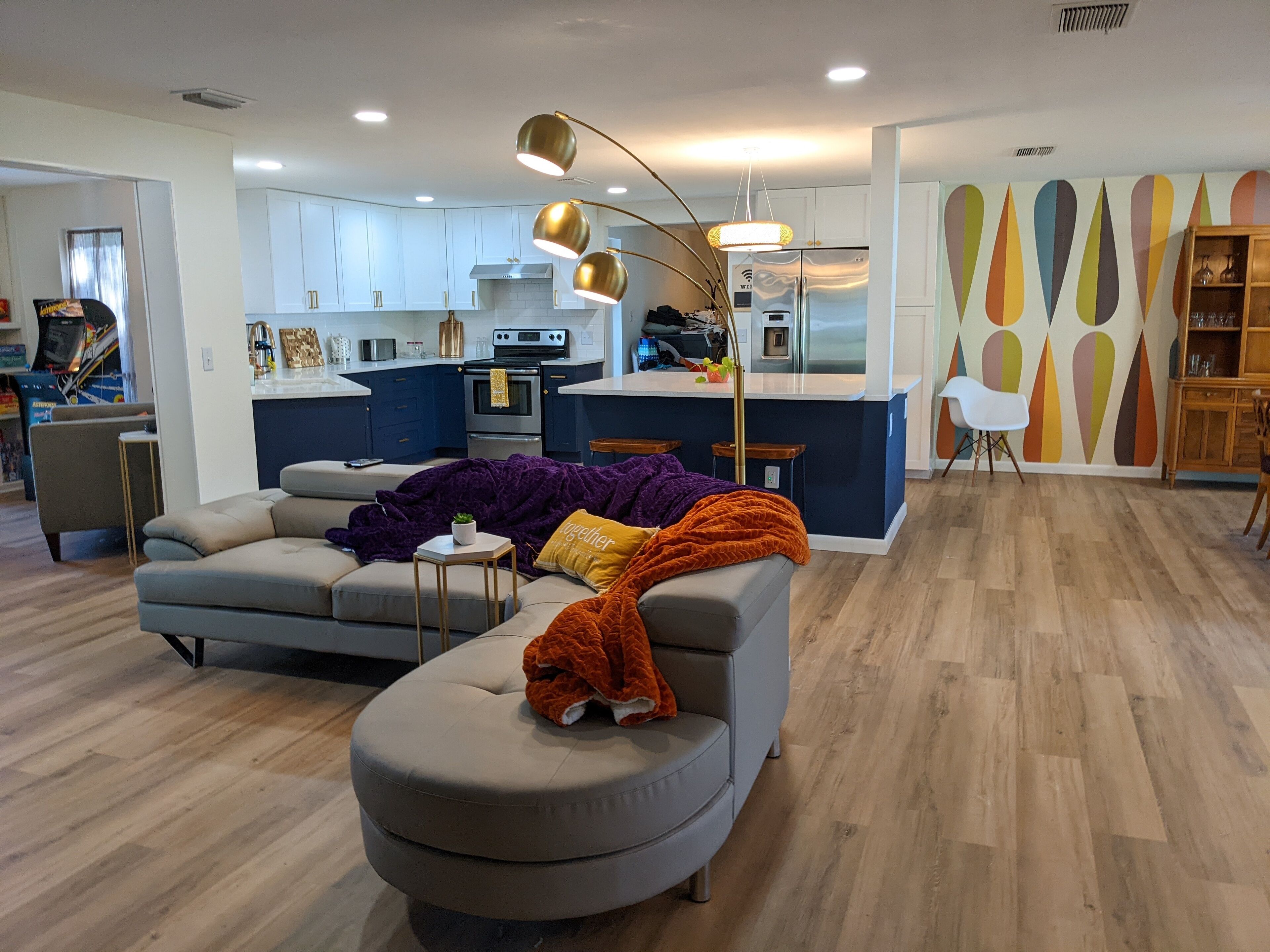 70's Retro River House🕺Heated PoolSpa Fireplace King Beds BGardens🎢 Moffit USF