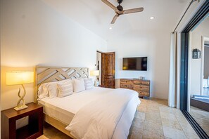 4 bedrooms, desk, iron/ironing board, free WiFi