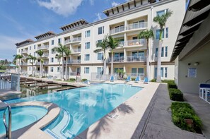 A heated pool - Beautiful Bayside 2.5 Bed Condo, Heated Pool & Bring Your Boat to Las Marinas! (South Padre Island)