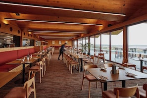 Breakfast, dinner, brunch served; sea views