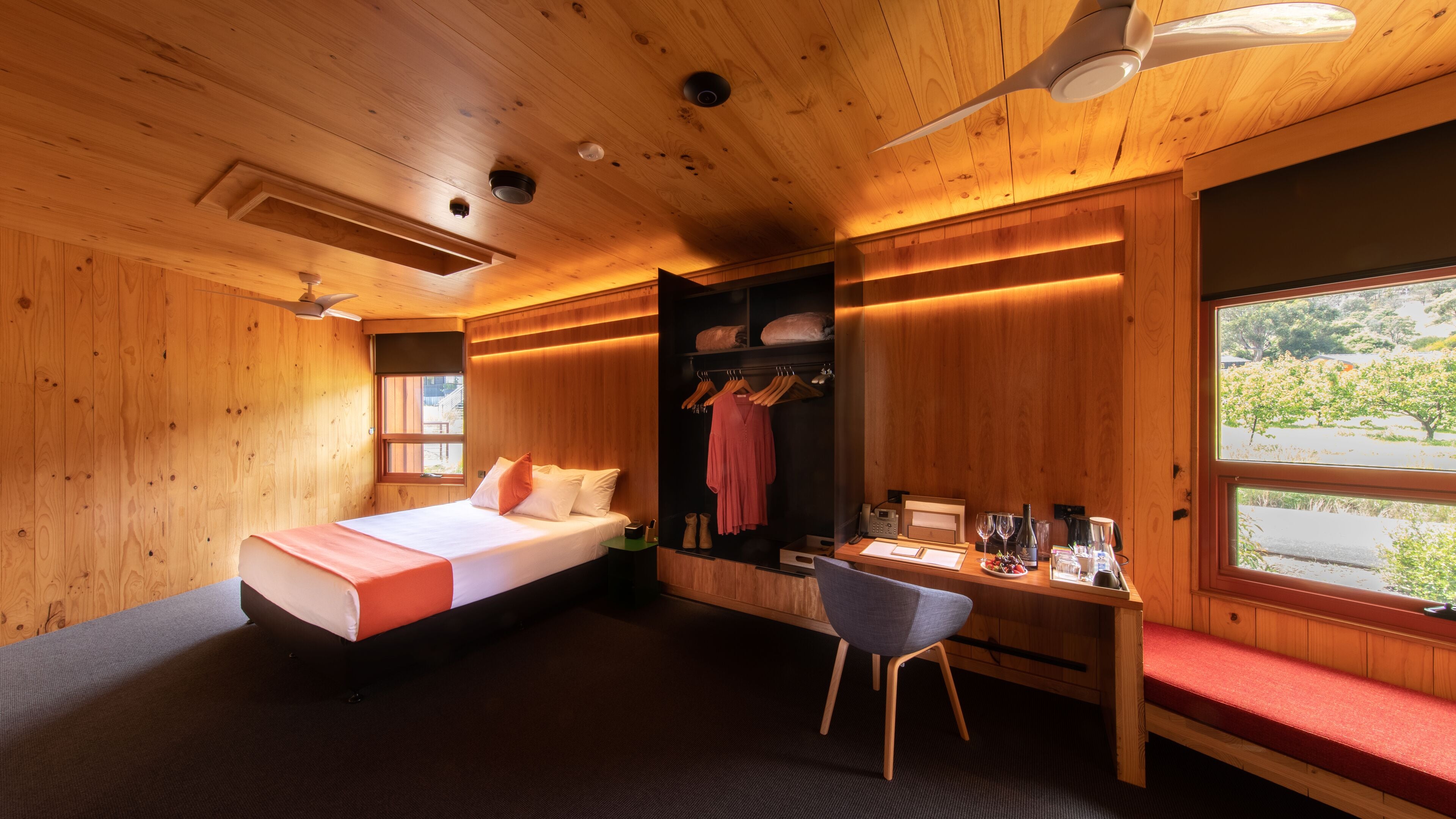 pavilion orchard room | 1 bedroom, minibar, iron/ironing board, free wifi