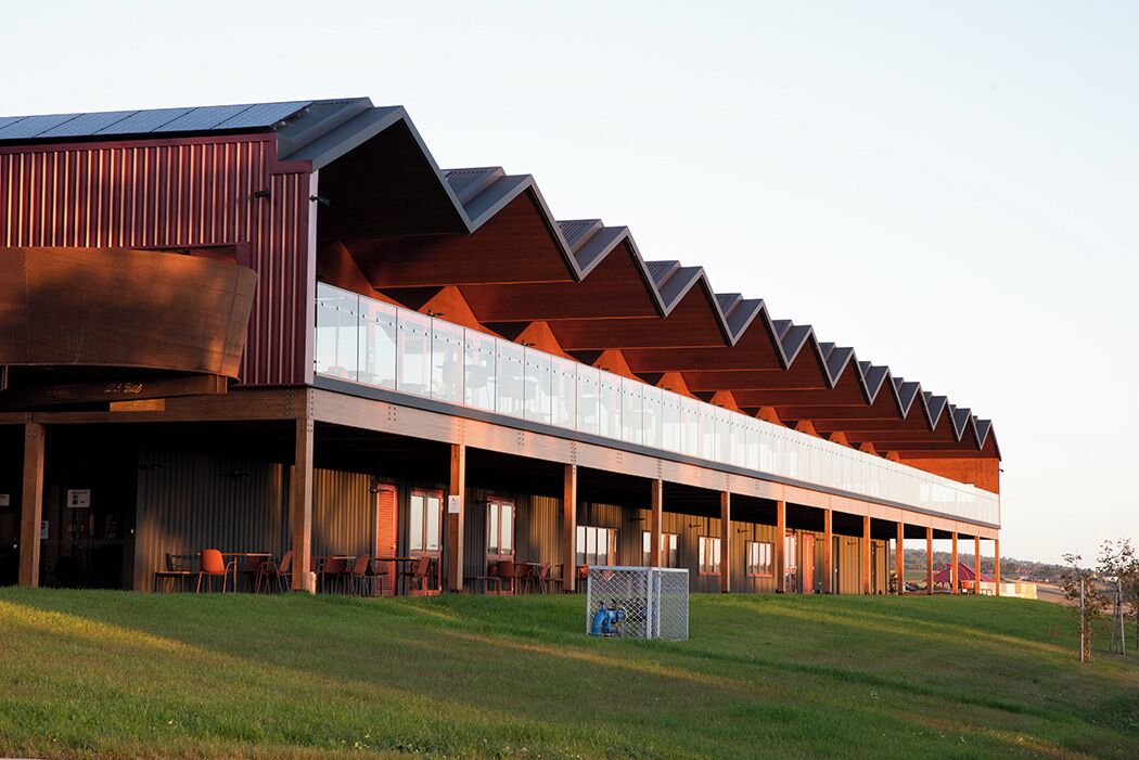 breakfast, dinner, brunch served; sea views