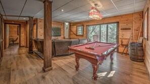 3 bedrooms, individually decorated, individually furnished - Majestic by Nature By Escape to Blue Ridge (Morganton)