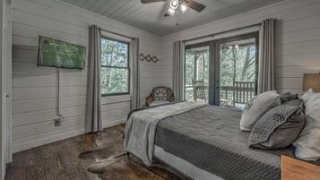 3 bedrooms, individually decorated, individually furnished