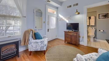 Suite, Multiple Beds | 1 bedroom, individually decorated, free WiFi, bed sheets