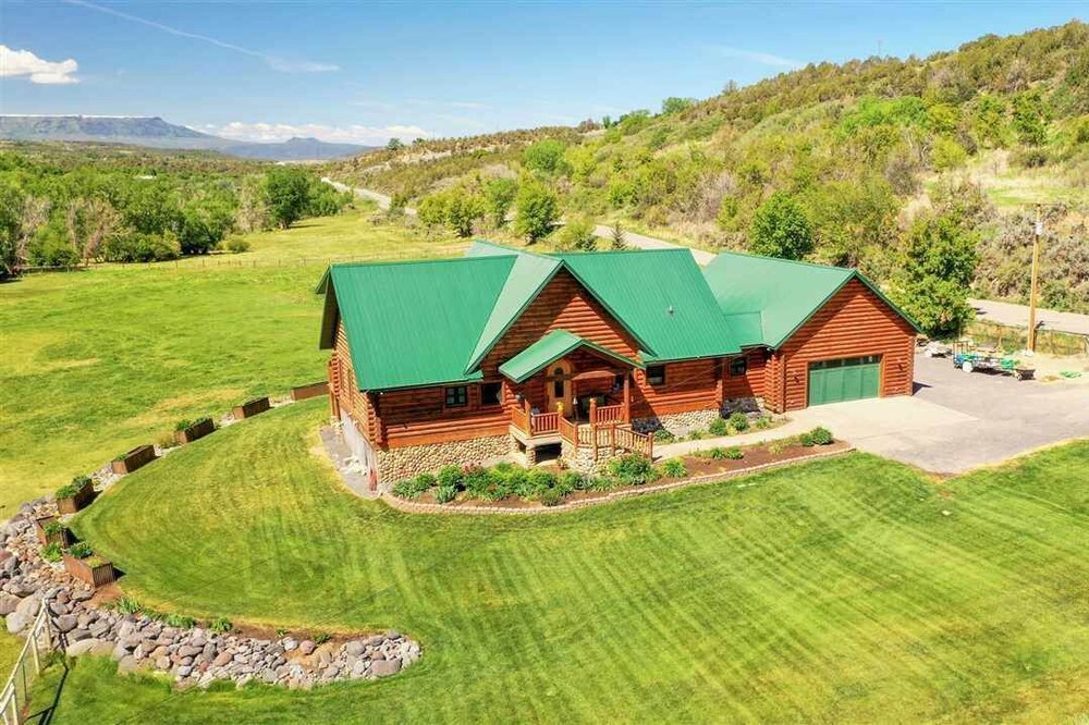Luxury Log Home - 25 Minutes To Skiing, Boating and Trails!