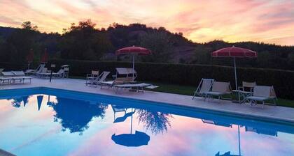 Farmhouse in the hearth of Tuscany