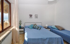 1 chambre, lit de bébé portatif, accès à Internet, literie fournie