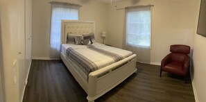 7 camere, una scrivania, ferro/asse da stiro, Wi-Fi gratuito