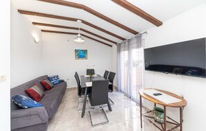 Smart TV - Gorgeous apartment in Sevid with WiFi (Sevid)