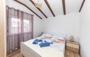 2 bedrooms, free WiFi, bed sheets