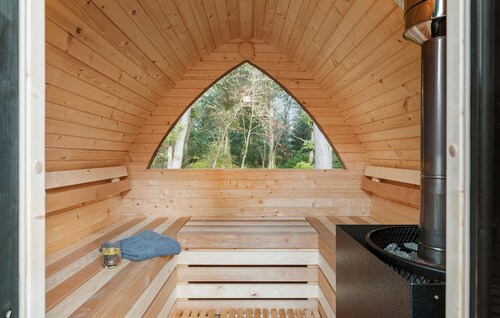 Beautiful home in Fårvang with sauna