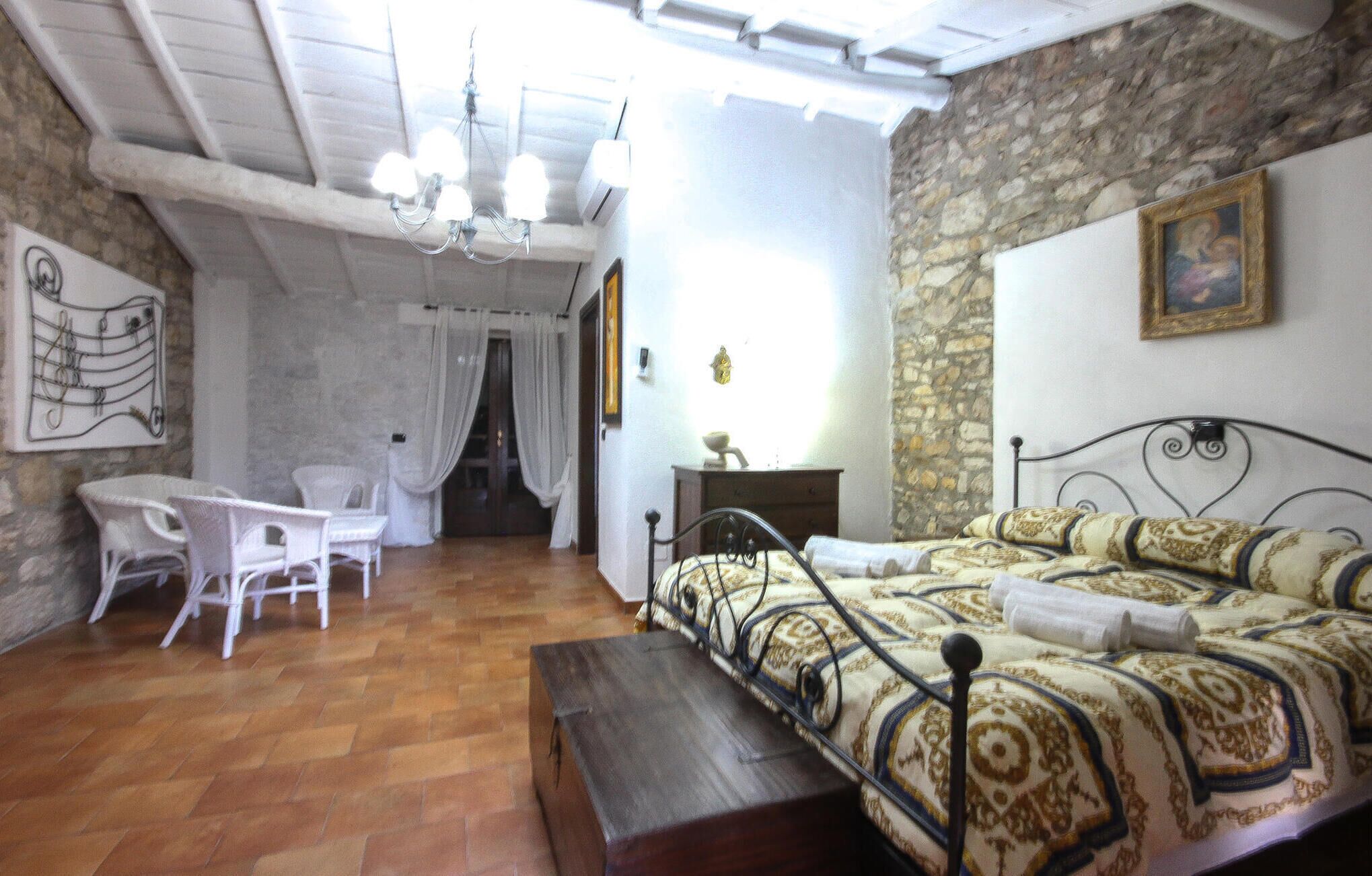 4 dormitoris, un bressol de viatge, wifi gratuïta i roba de llit 