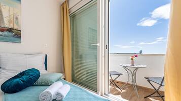 4 bedrooms, travel cot, free WiFi, bed sheets