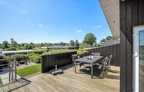 Outdoor dining - Stunning home in Hejls with kitchen (Hejls)