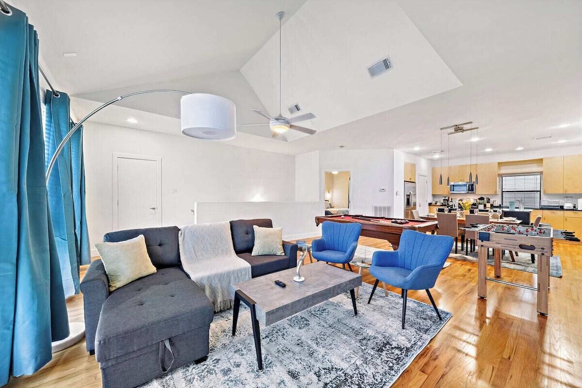 Photo 2 of Houston Getaway by Downtown | Pool Table | Pets