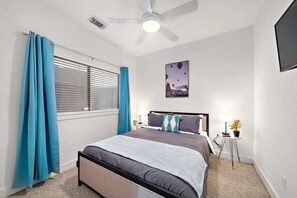 3 habitaciones, escritorio, tabla de planchar con plancha y wifi gratis 