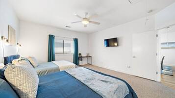 3 habitaciones, escritorio, tabla de planchar con plancha y wifi gratis