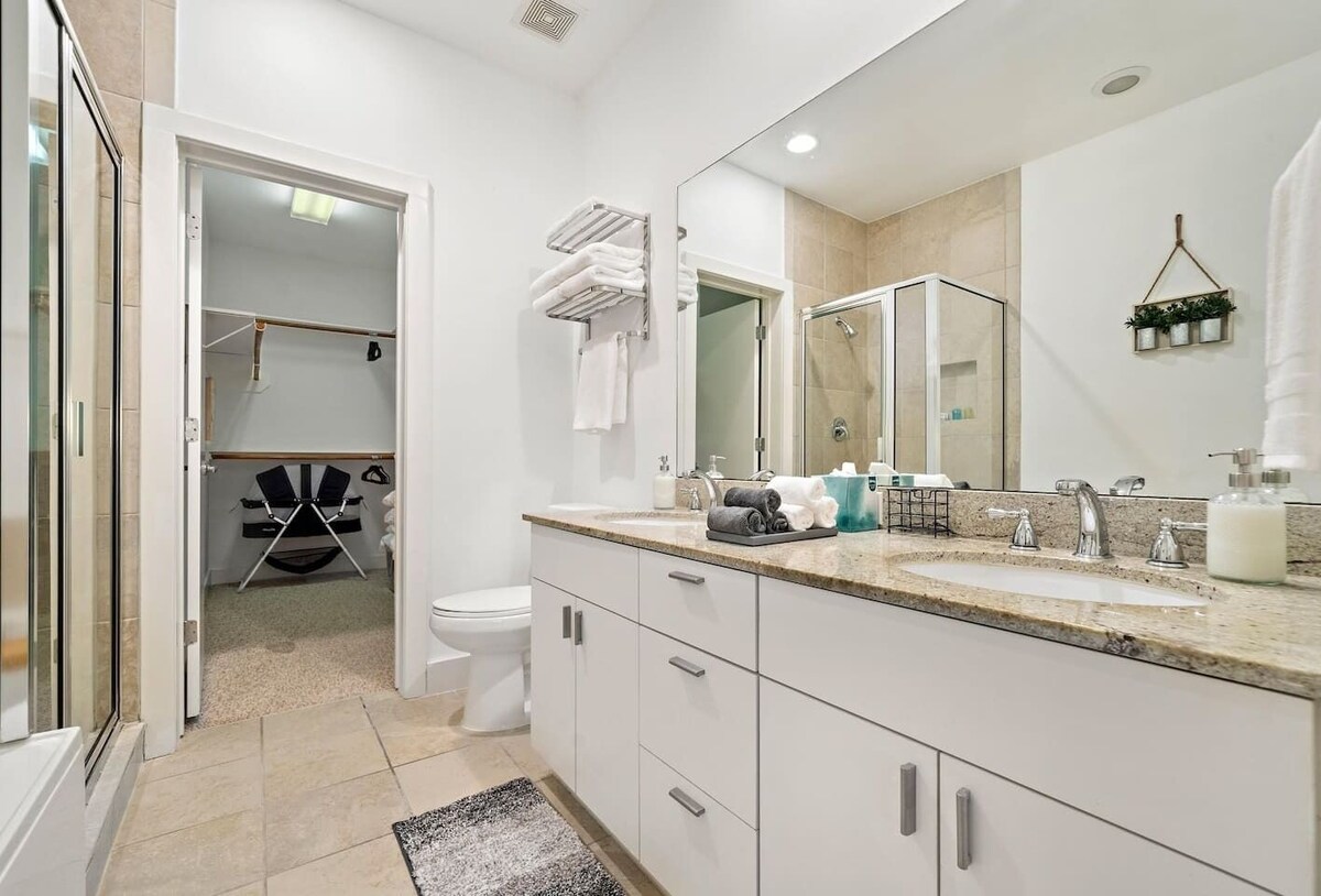 Photo 17 of Houston Getaway by Downtown | Pool Table | Pets