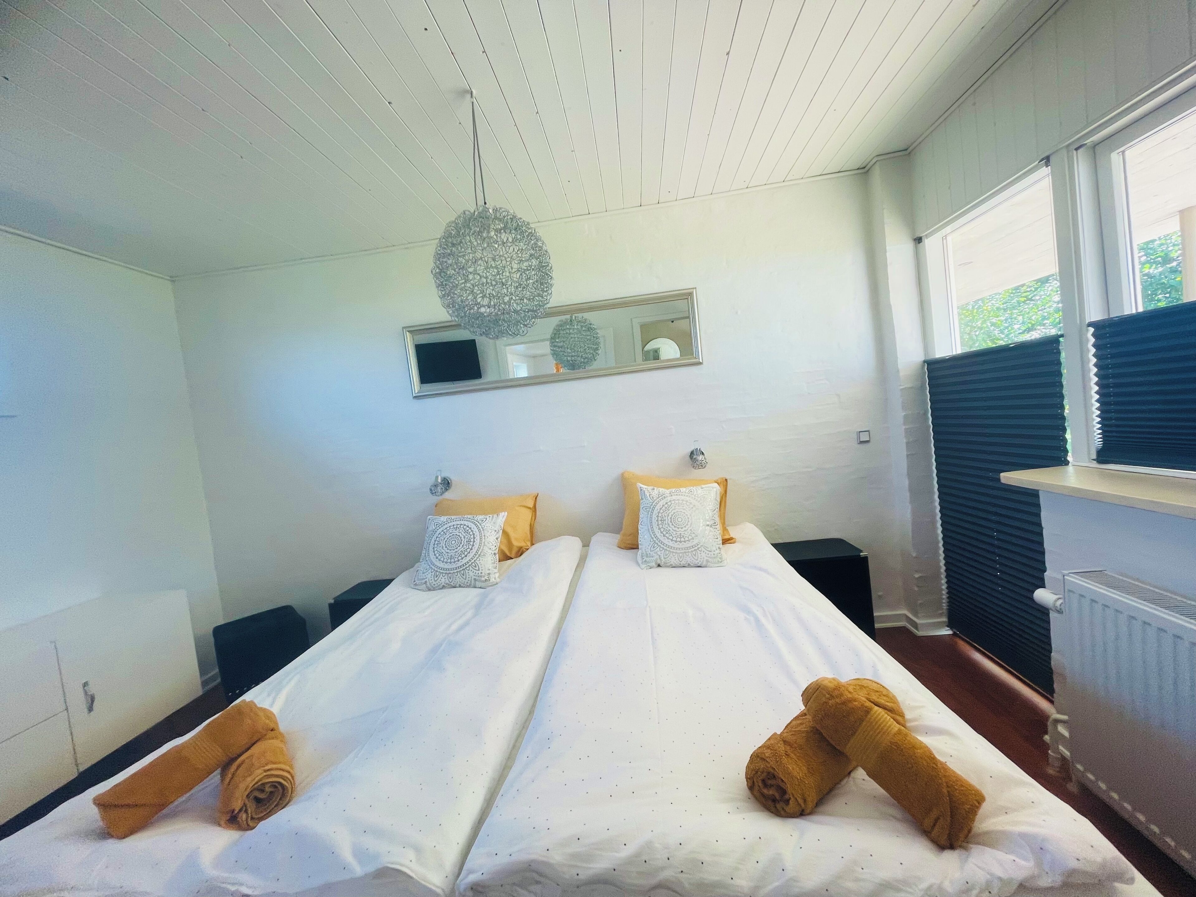 2 bedrooms, desk, iron/ironing board, free WiFi