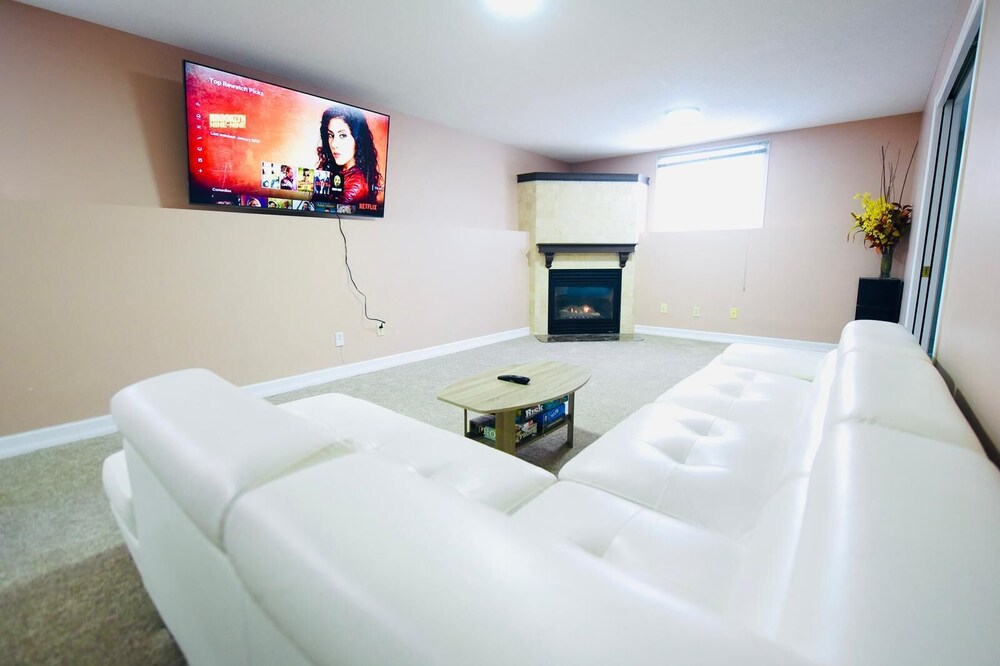 Adorable Entire Place with Indoor fireplace