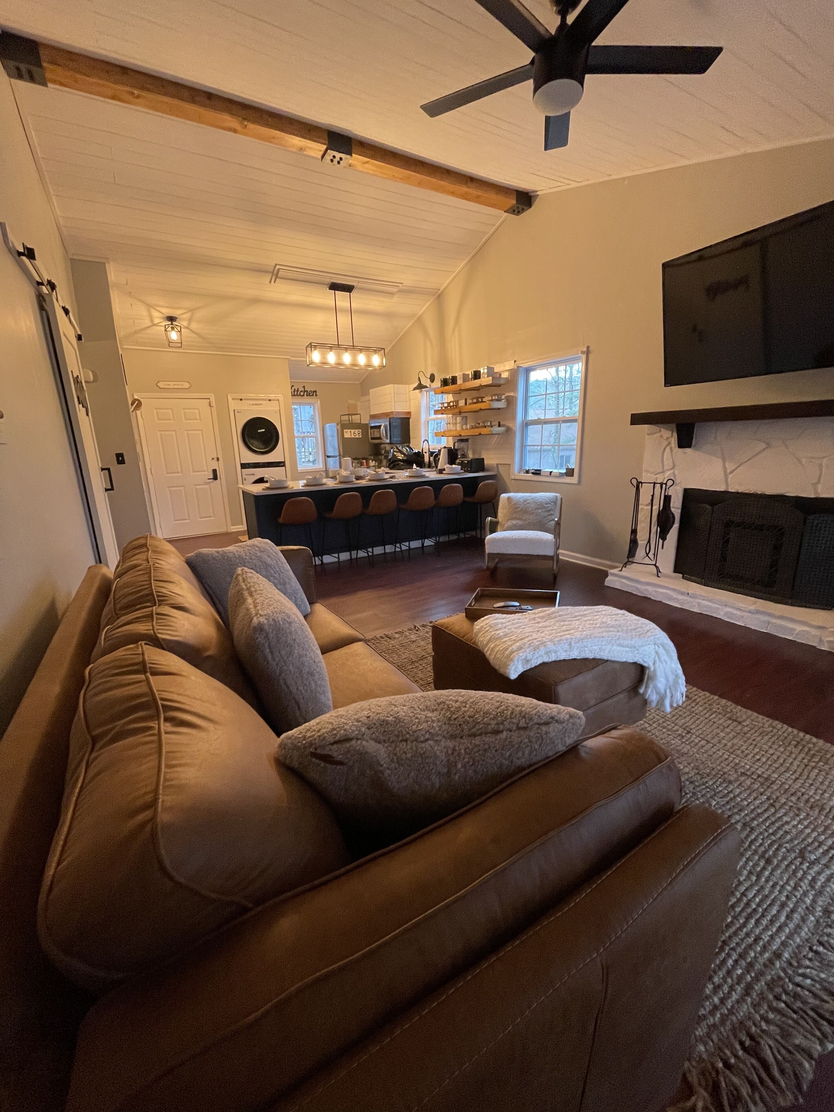  1 Min Walk to Lake Life Golf Pool Hike Kayak Fire Pit Tennis Swim Lakepoint BBQ