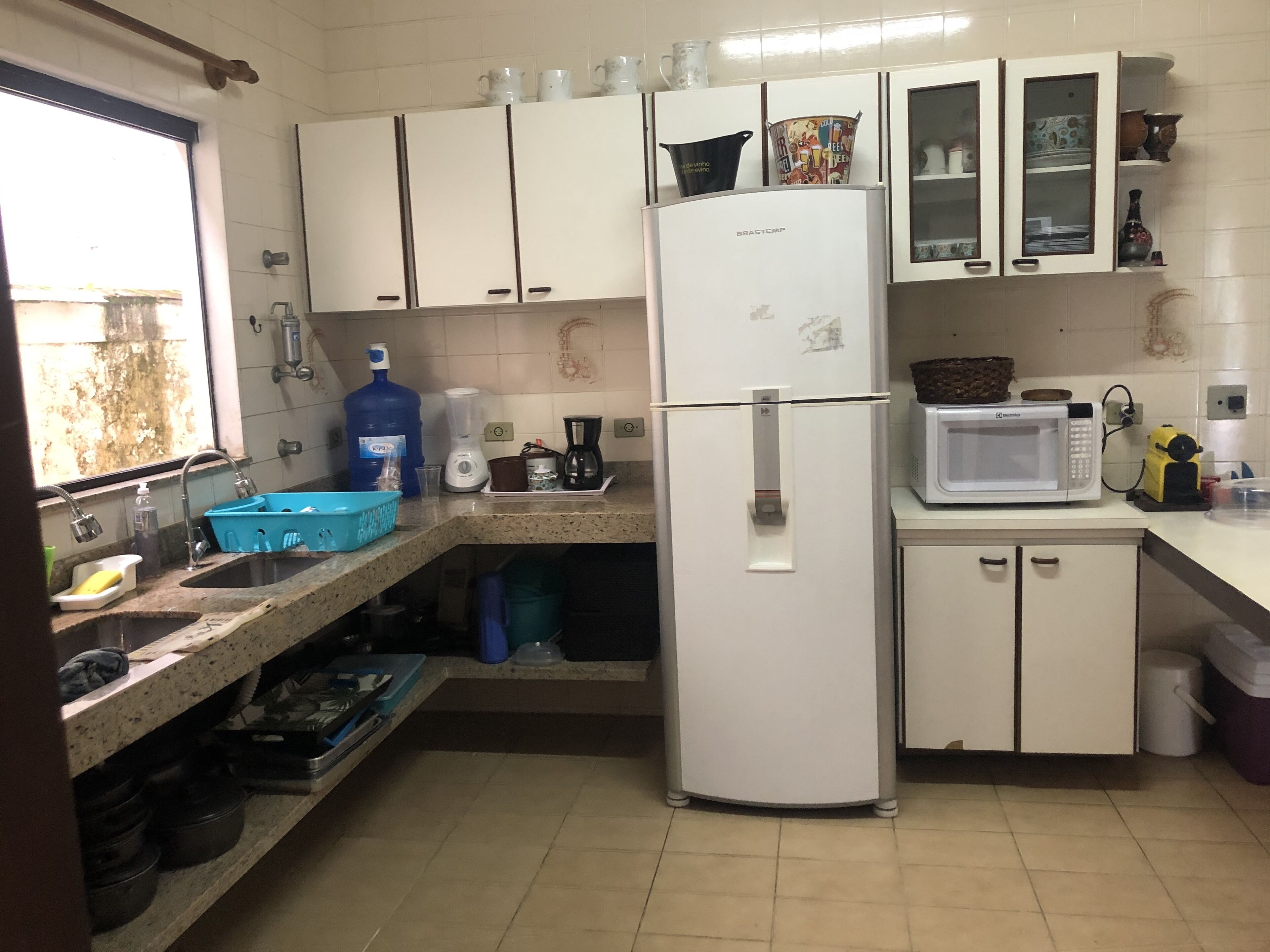 house in front of the sea