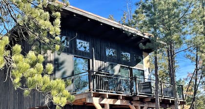 10 min to Mount Rushmore, Black Hills.