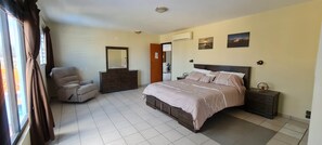 4 makuuhuonetta, Wi-Fi, vuodevaatteet