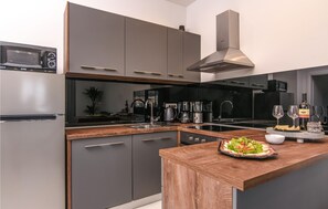 Kühlschrank, Ofen, Herdplatte, Geschirrspüler