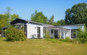 Exterior - Amazing home in Mesinge with WiFi (Mesinge)