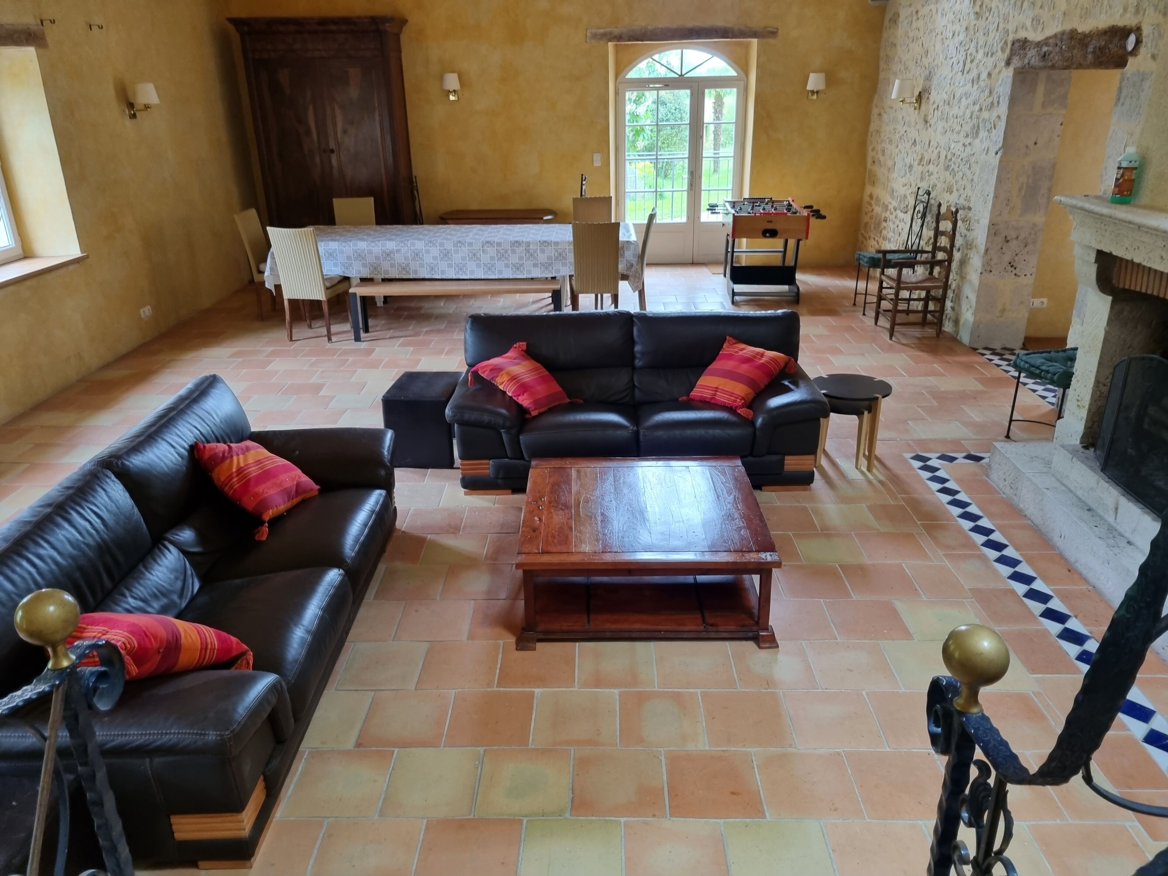 Domaine, jolie ferme de 220m2,  15pers, piscine, bois et privé pêche