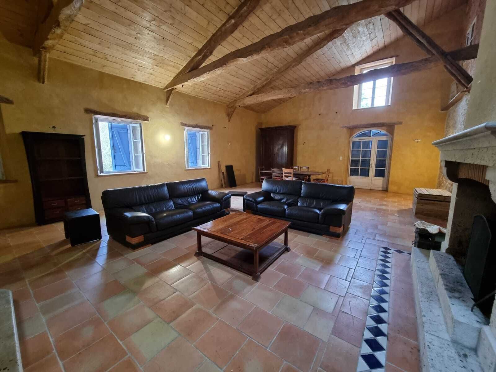 Domaine, jolie ferme de 220m2,  15pers, piscine, bois et privé pêche