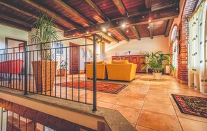 Interior - 4 bedroom lovely home in Lequio Tanaro (Lequio Tanaro)