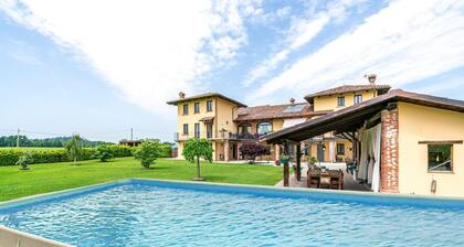 4 bedroom lovely home in Lequio Tanaro