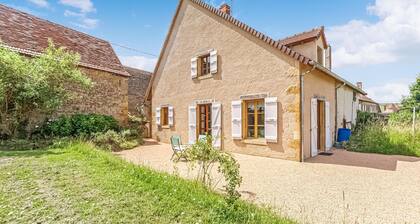 2 bedroom nice home in Oyé