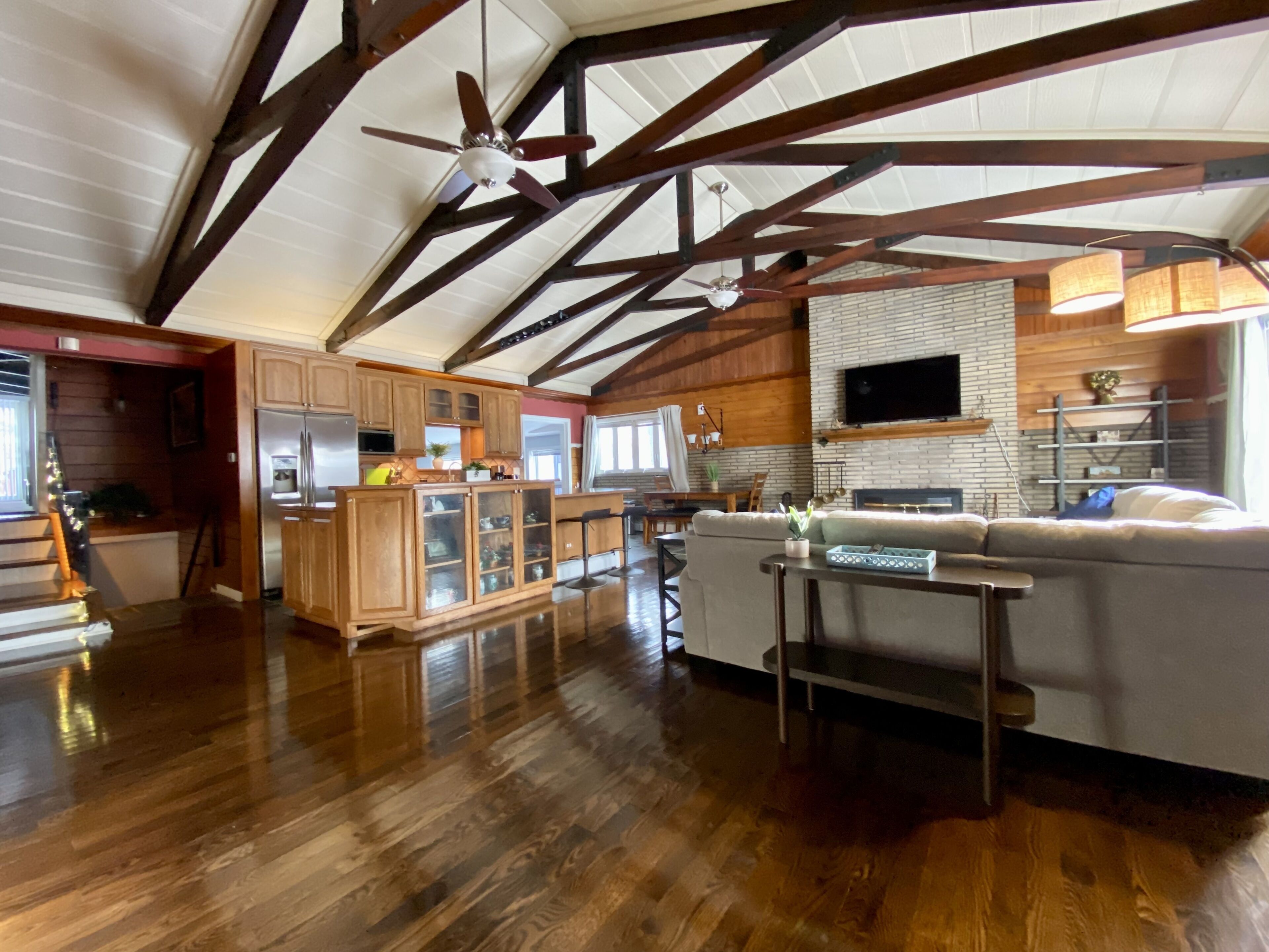 Elegant 3BD Chalet! 🌲15min to ORD/Train 2 Dwntwn!