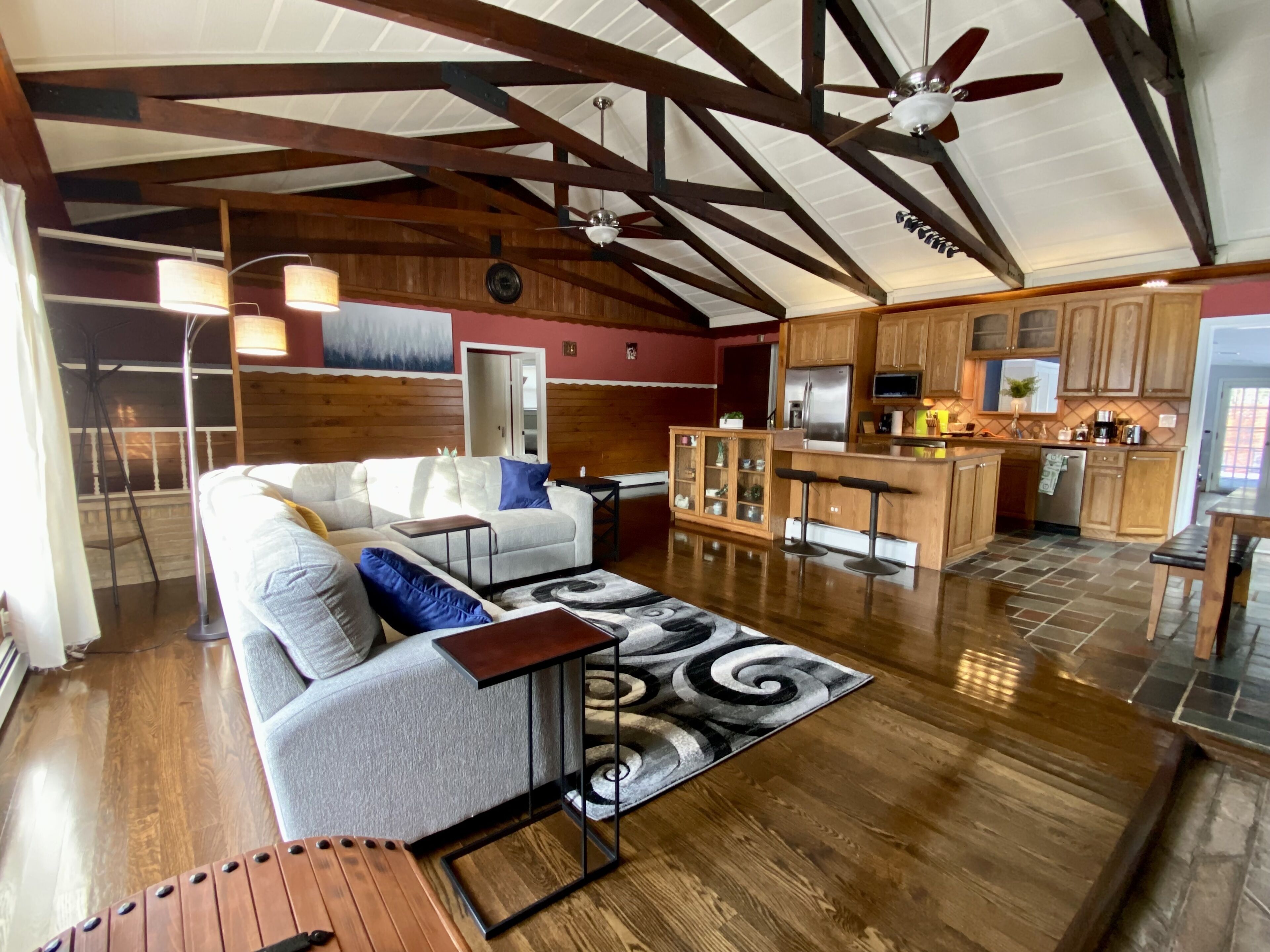 Elegant 3BD Chalet! 🌲15min to ORD/Train 2 Dwntwn!