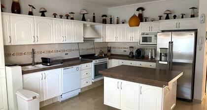 Ideal residence for business people. Excellent location