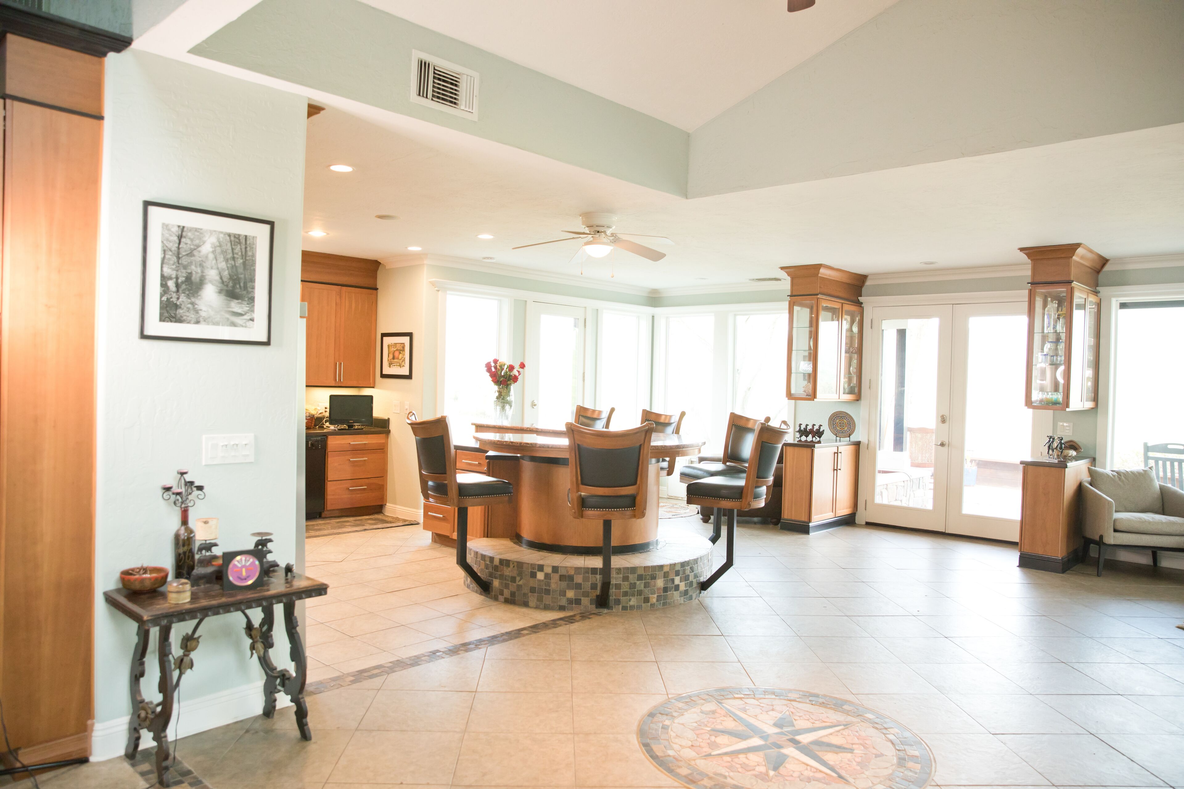 Beautiful pool home in foothills close to Sequoia's