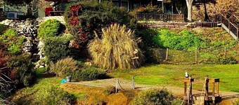 Beautiful pool home in foothills close to Sequoia's- SUNNY SKIES THIS WEEK!!!!!