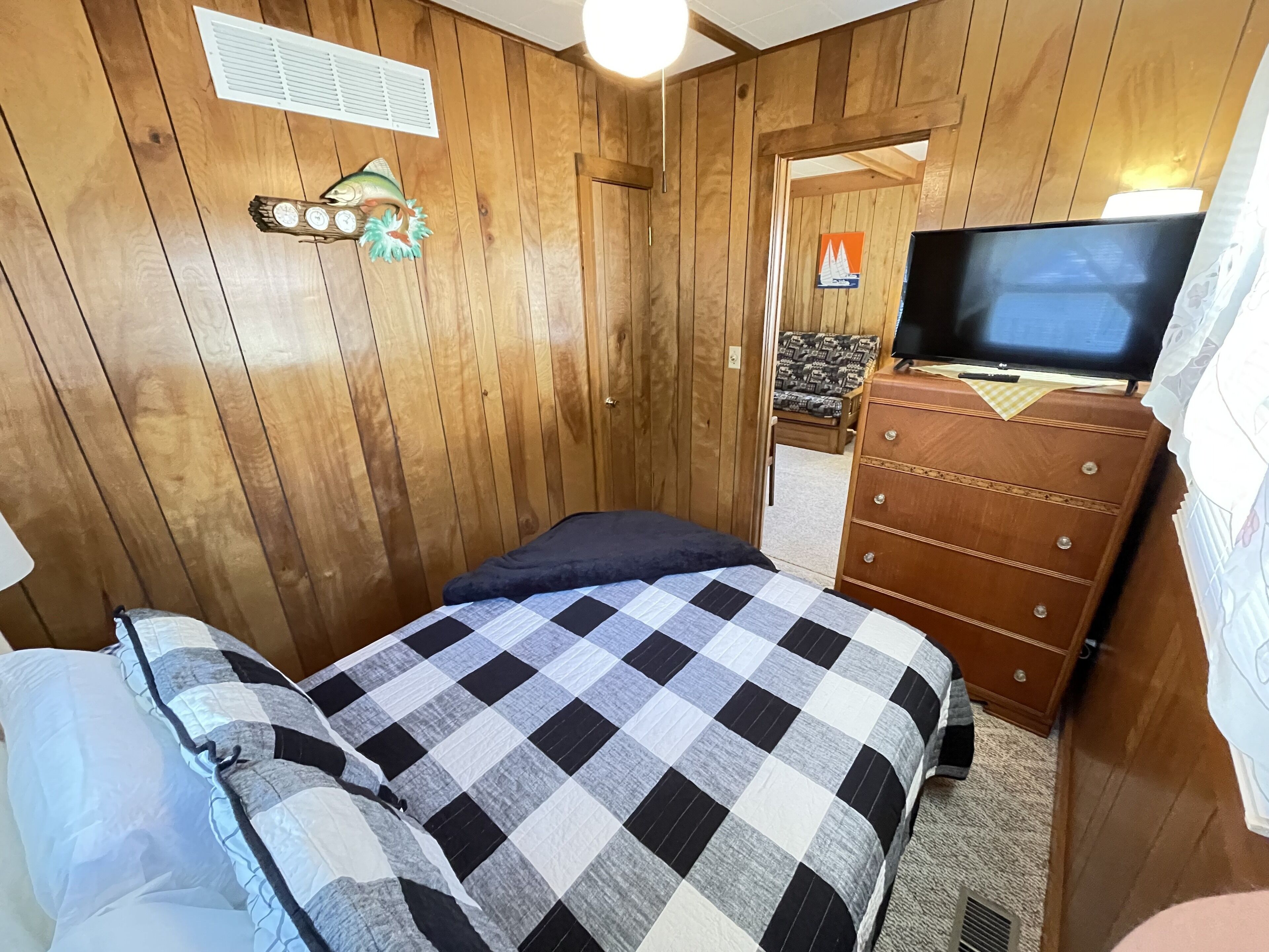 4 bedrooms, free WiFi, bed sheets