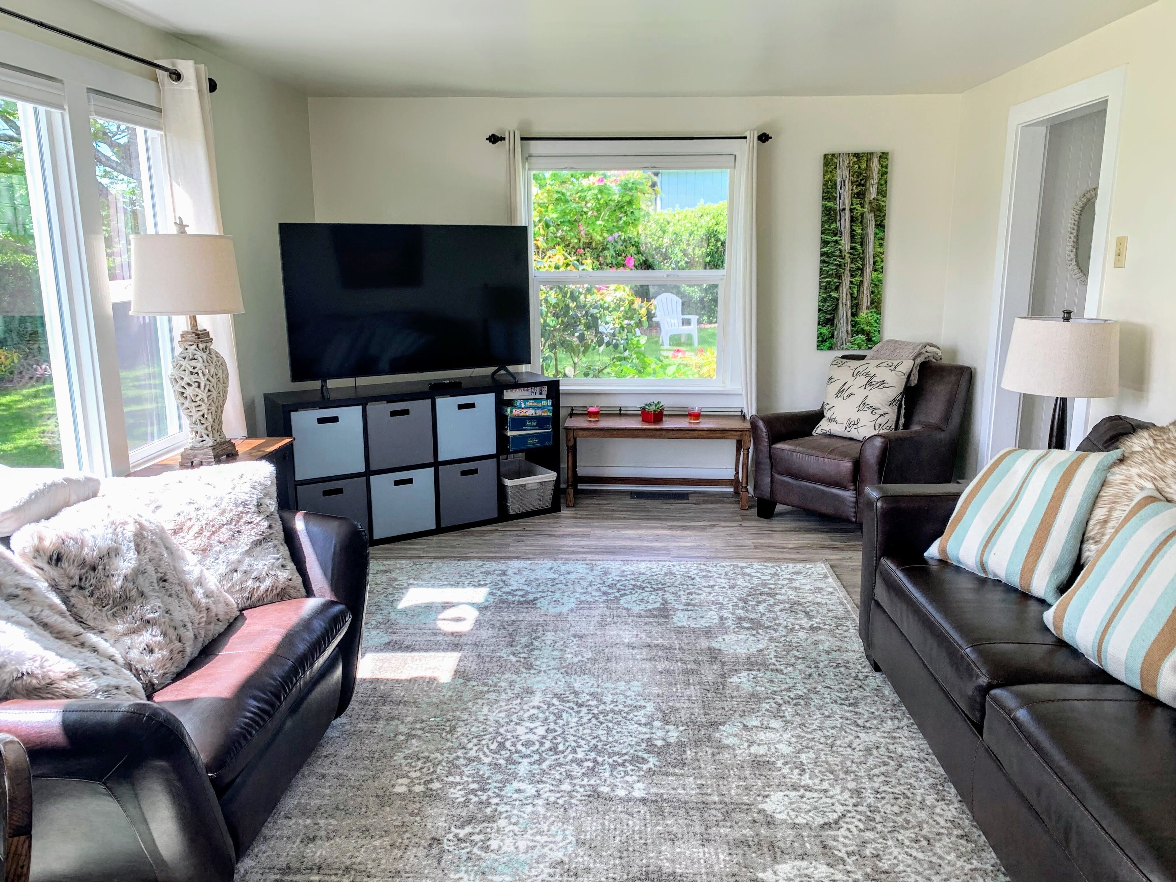 Sunny Cottage, Close to Town & Family Friendly