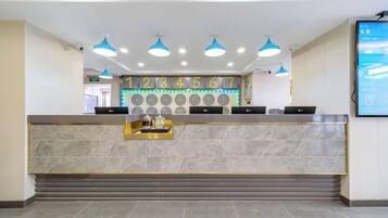 المنشأة من الداخل